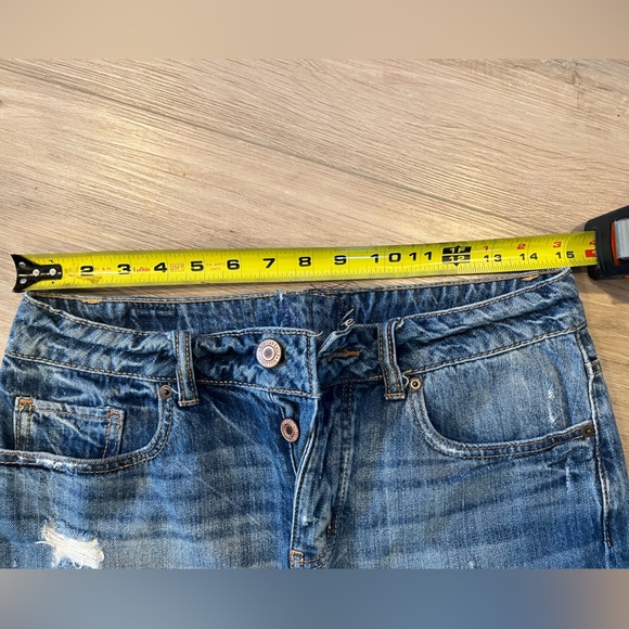 VINTAGE American Eagle Outfitters Denim Distressed Miniskirt Jean Skirt size 4 - Picture 2 of 5